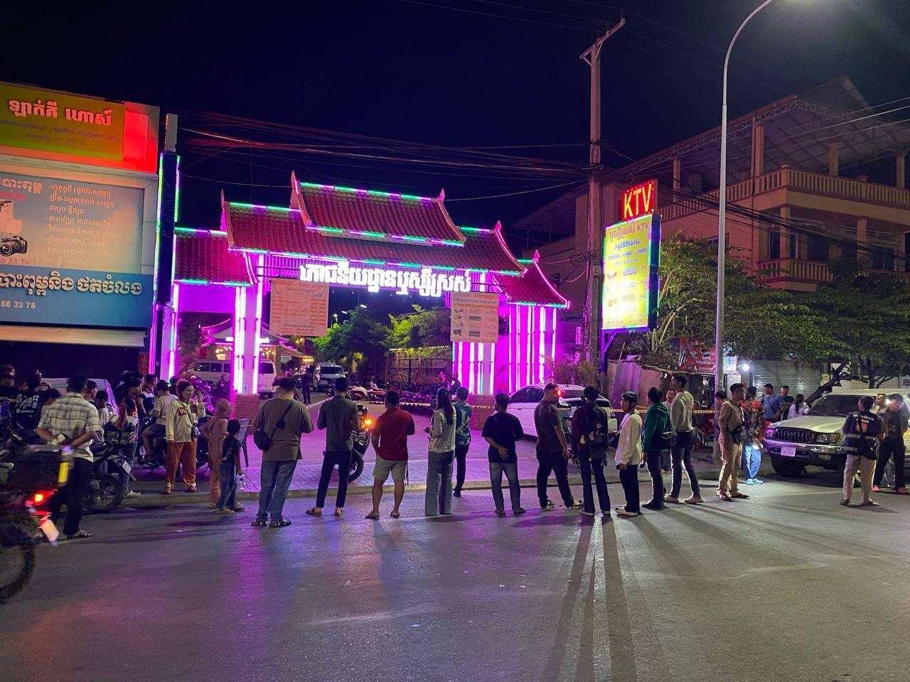 កម្លាំងនាយកដ្ឋានប្រឆាំងការជួញដូរមនុស្សនិងកាពារអនិតិជនឆ្មក់បង្រ្កាបទីតាំងភោជនីដ្ឋានមួយកន្លែងយីហោឫស្សីស្រស់និងឃាត់ខ្លួនមនុស្សបានជាច្រើននាក់