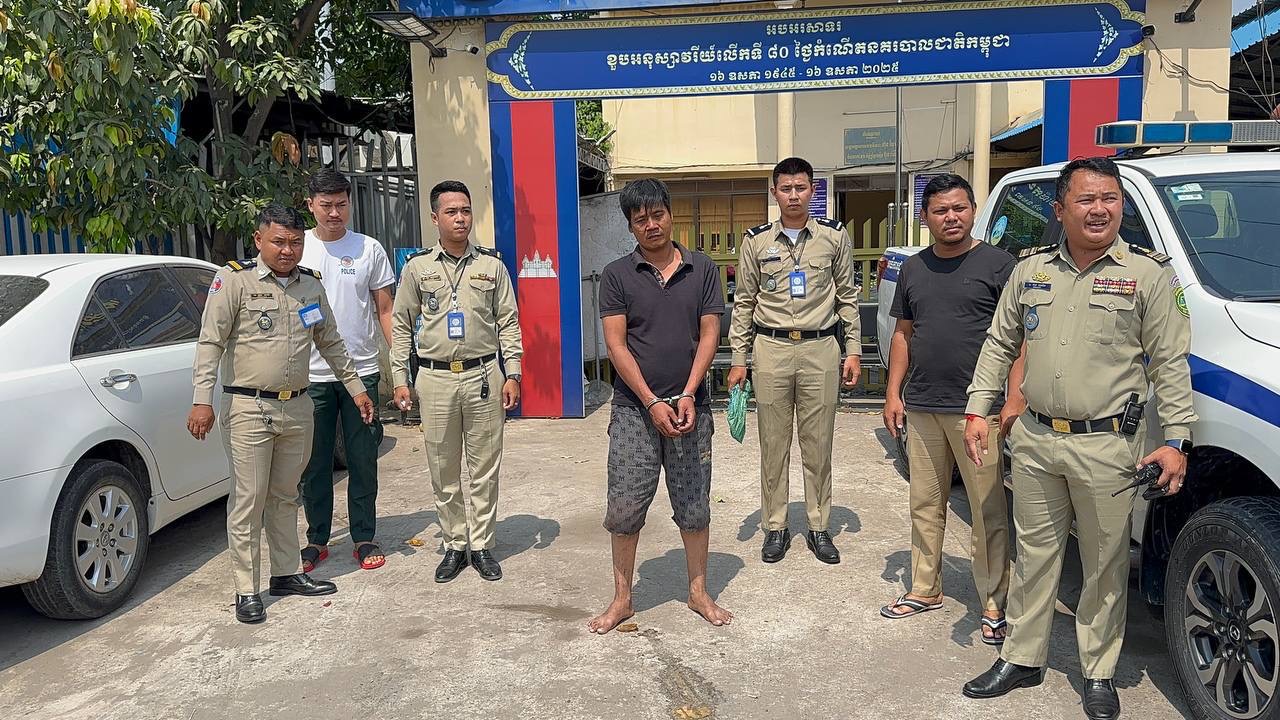 ទាញកាំបិតកាប់សម្លាប់ប្រពន្ធតែមិនស្លាប់បណ្តាលឱ្យរងរបួសធ្ងន់ហេីយរត់ទៅធ្វេីអត្តឃាតខ្លួនឯងមិនសម្រេចត្រូវសមត្ថកិច្ចឃាត់ខ្លួន