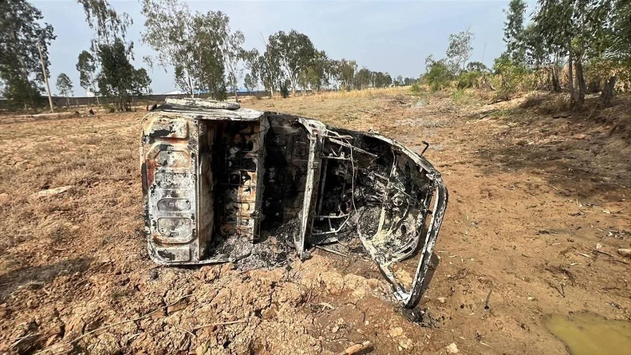 កង់បីត្រូវបានដុតបំផ្លាញ