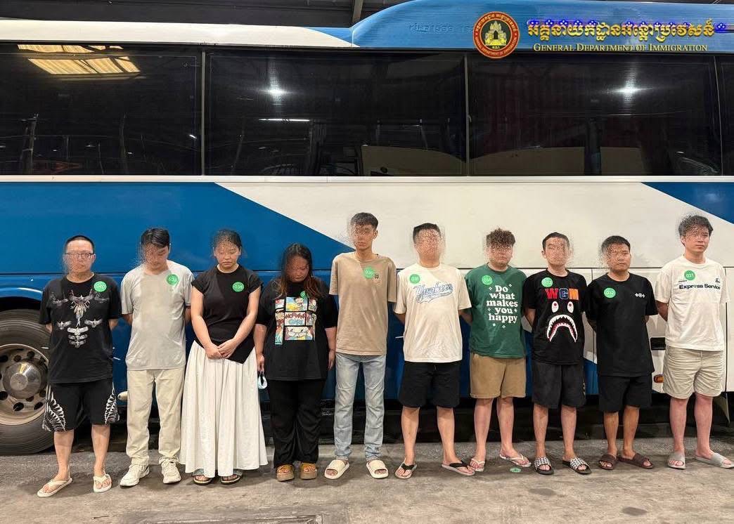 ជនជាតិចិន ៣២៩នាក់ ត្រូវបណ្ដេញចេញពីកម្ពុជា ពាក់ព័ន្ធ Online Scams តាមយន្តហោះពិសេស