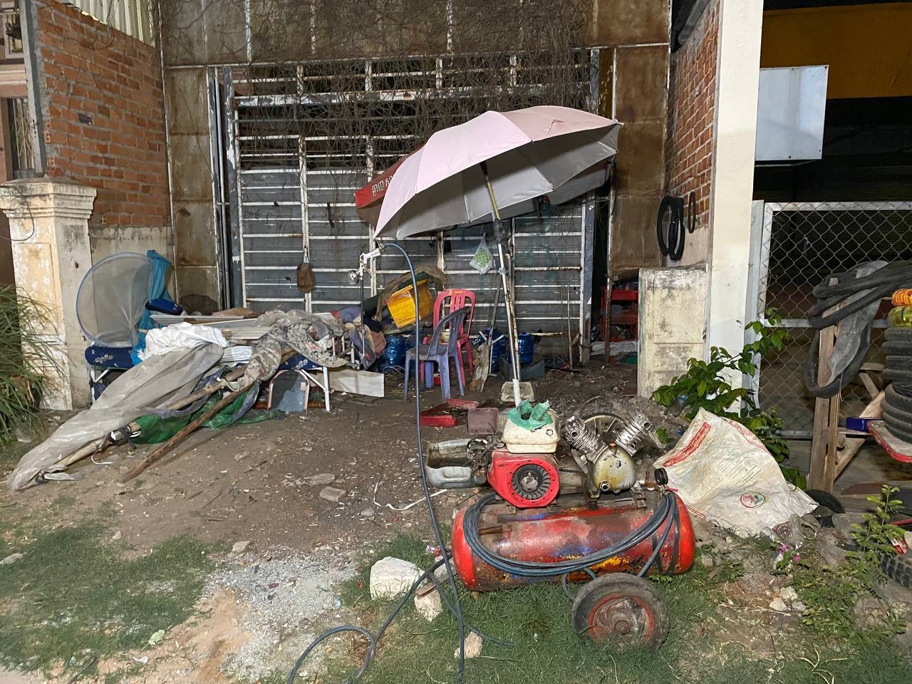 ប៉ុនប៉ងគាស់ផ្ទះប្រជាពលរដ្ឋត្រូវបានម្ចាស់ផ្ទះដឹងរាយការណ៍ទៅសមត្ថកិច្ចចុះមកឃាត់ខ្លួន