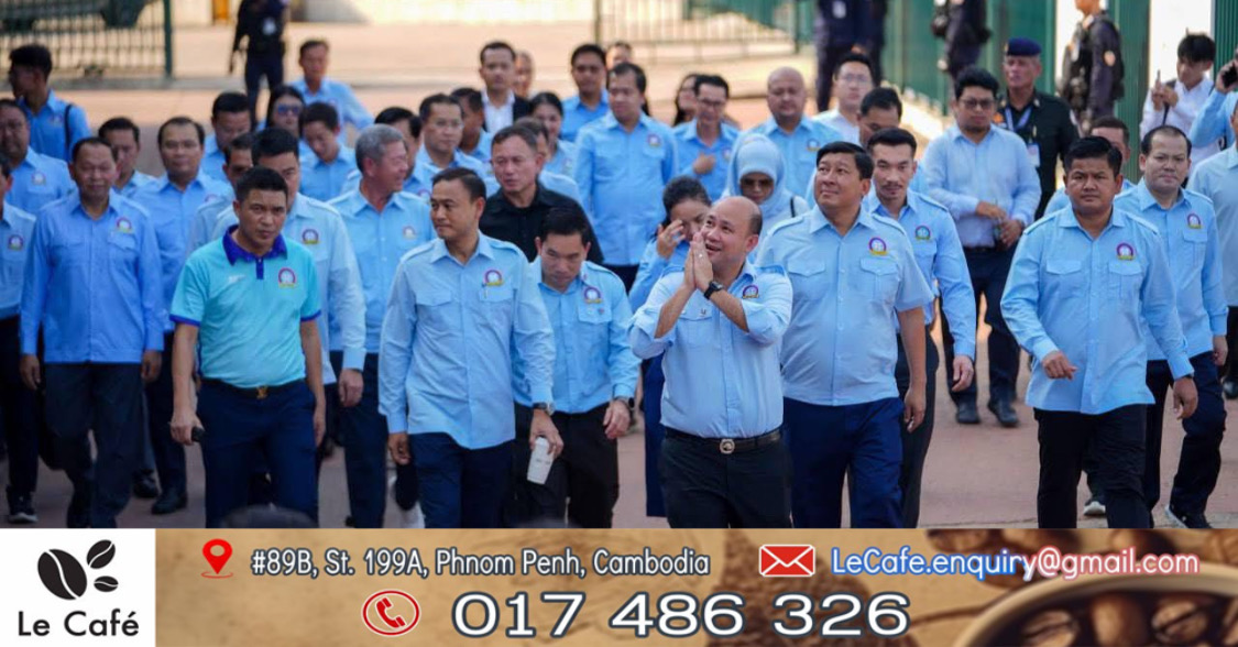 លោក ហ៊ុន ម៉ានី ៖ អបអរសាទរ វិទ្យាល័យឥន្ទ្រទេវី ម្ចាស់ពានរង្វាន់ «ជើងឯកវិទ្យាល័យ» លើកទី៥ ឆ្នាំ២០២៥-២៦