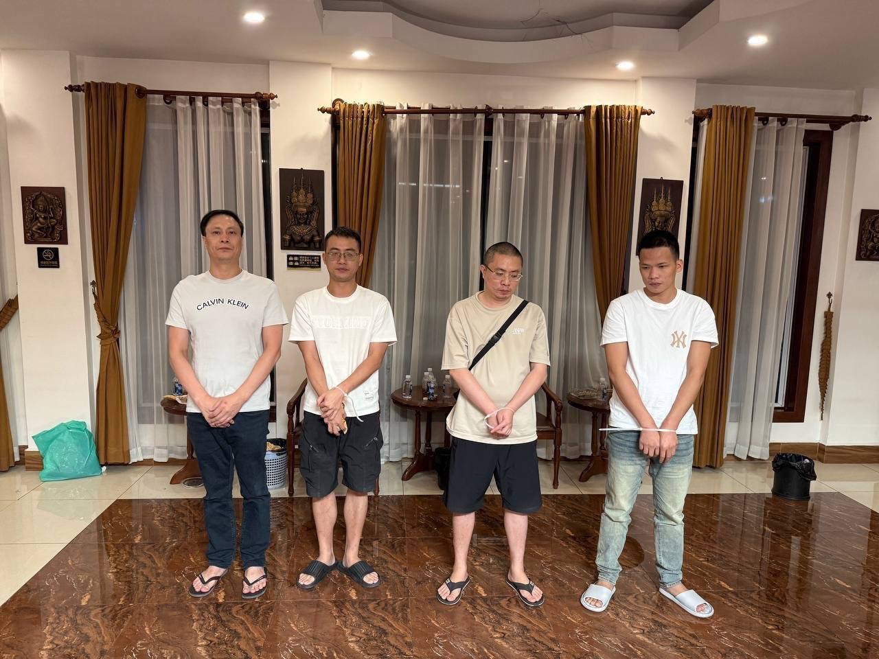 សមត្ថកិច្ចបង្ក្រាបទីតាំងសណ្ឋាគារ «៦៦៦៨»នៅផ្លូវណតប្រ៊ីត ឃាត់ខ្លួនជនជាតិចិន៦នាក់ សង្ស័យករណីOnline scam