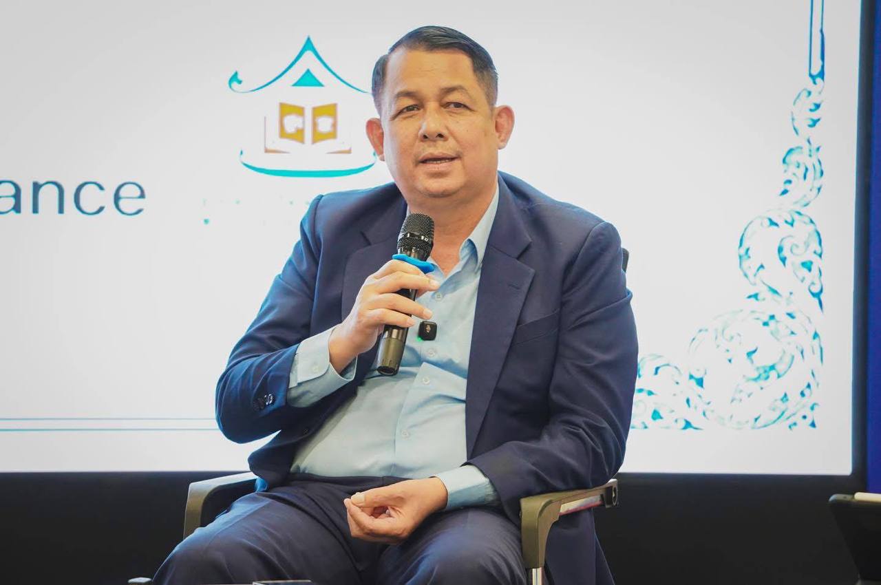 រូបភាពពាក់ព័ន្ធ