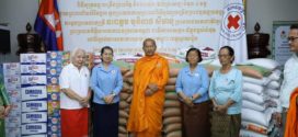 សម្ដេច ម៉ែន សំអន ទទួលអំណោយពីសប្បុរសជន អង្ករ៣តោននិងថវិកា ដើម្បីចូលរួមខួបលើកទី ១៦៣ ទិវាពិភពលោកកាកបាទក្រហម និងអឌ្ឍចន្ទក្រហម៨ ឧសភា ២០២៦