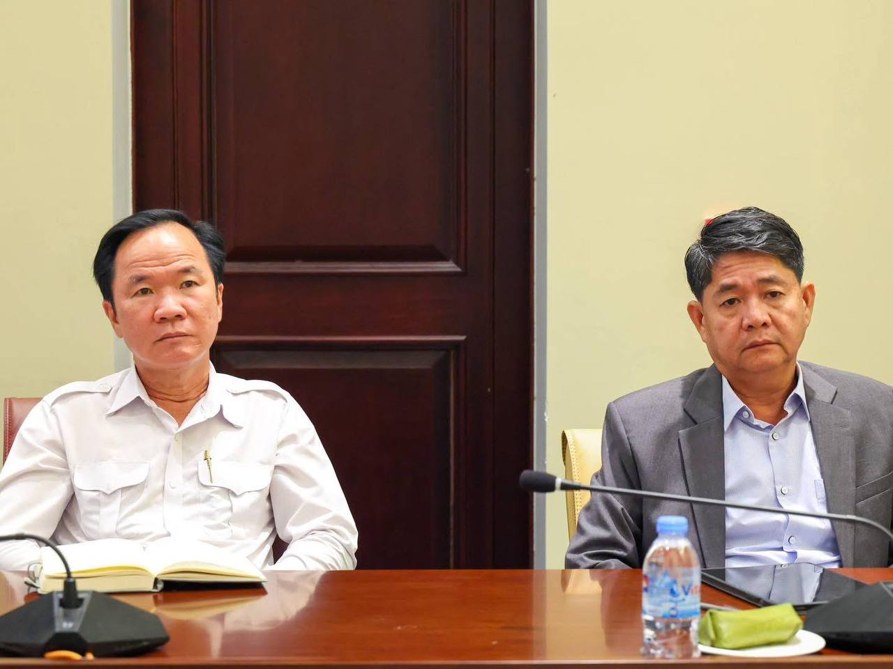 រូបថតកិច្ចប្រជុំ