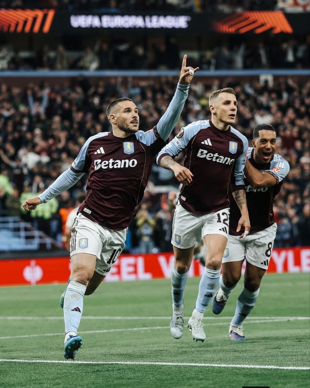 Aston Villa សងសឹក Nottingham យ៉ាងចាស់ដៃ  ដើម្បីឈានទៅវគ្គផ្តាច់ព្រ័ត្រ Europa League