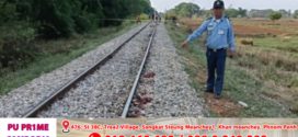 បុរសម្នាក់ស្រវឹងស្រាដេកលើផ្លូវដែក ត្រូវរថភ្លើងកិនដាច់ជាច្រើនកំណាត់