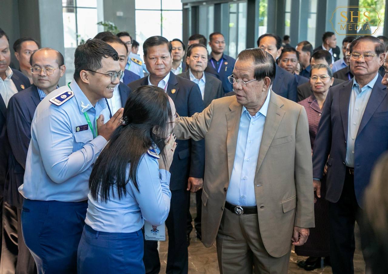 សម្តេចតេជោ ហ៊ុន សែន អញ្ជើញធ្វើទស្សនកិច្ច និងពិនិត្យមើលអគារទីស្នាក់ការកណ្តាល នៃអគ្គនាយកដ្ឋានពន្ធដារ