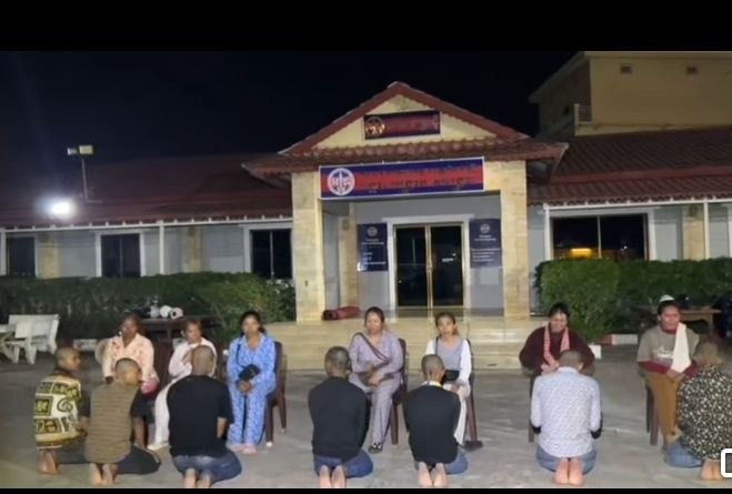 កម្លាំងកងរាជអាវុធហត្ថខេត្តកំពង់ស្ពឺបង្ក្រាបក្រុមក្មេងទំនើងបង្ហោះម៉ូតូតាមផ្លូវសាធារណៈ ៧នាក់ដក ហូតម៉ូតូរក្សាទុក ៣ខែ