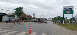 ជិះម៉ូតូបត់ឆ្វេងមិនស៊ីញ៉ូ ត្រូវម៉ូតូ០១គ្រឿងផ្សេងទៀតបុកពេញទំហឹងបណ្តាលឱ្យមនុស្សប្រុសស្រី០៥នាក់រងរបួសធ្ងន់ស្រាល