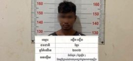 ព្រះសង្ឃ និងគណៈកម្មការវត្តព្រួតគ្នាដេញចាប់ចោរញៀនថ្នាំលួចកាត់ខ្សែភ្លើងប្រគល់ឲ្យសមត្ថកិច្ច ខណៈបក្សពួក២នាក់ទៀតរត់គេចខ្លួន