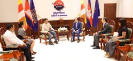 លោក នេត្រ ភក្ត្រា ទទួលជួបអ្នកជិះកង់ផ្សងព្រេង ទីវ តារារិទ្ធិ ដែលបានបញ្ចប់បេសកកម្មជុំវិញពិភពលោកដើម្បីកុមារកម្ពុជា
