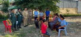 នគរបាលស្រុកបាទីឃាត់ខ្លួនក្មេង៥នាក់ដែលនាំគ្នារាយដែកគោល លើផ្លូវសាធារណៈហៅអាណាព្យាបាលមកអប់រំណែនាំ