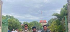 អភិបាលខេត្ត​ព្រះវិហារ​៖​ ម្នាក់ជេរទាហានយកទៅវាស់កម្ពស់ ចំណែកម្នាក់ទៀតដើរទៅដាល់មន្ត្រីពន្ធនាគារសុំចូលនៅតែម្ដង!