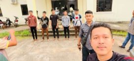 នគរបាលស្រុកព្រៃនប់បង្រ្កាបអំពើលួចមានស្ថានទម្ងន់ទោសធាក់ប្លន់យកម៉ូតូនៅឃុំវាលរេញឃាត់ខ្លួនជនសង្ស័យ៥នាក់