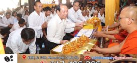  លោក ទូច គង្គា អភិបាលរងខេត្ត និងជាអនុប្រធានទី១ ក្រុមការងាររាជរដ្ឋាភិបាលចុះមូលដ្ឋានស្រុកបុរីអូរស្វាយសែនជ័យ បានអញ្ជើញចូលរួមពិធីសូត្រមន្តរាប់បាត្រកាន់បិណ្ឌ វេនទី៨ នៅវត្តនទីអម្ពវណ្ណារាម ហៅវត្តអូរស្វាយ